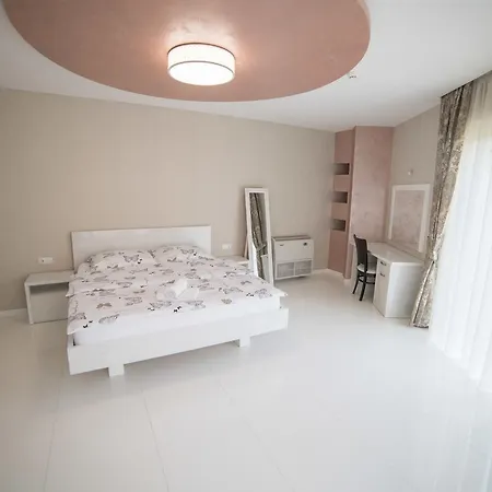 Urban Hotel Buzim
