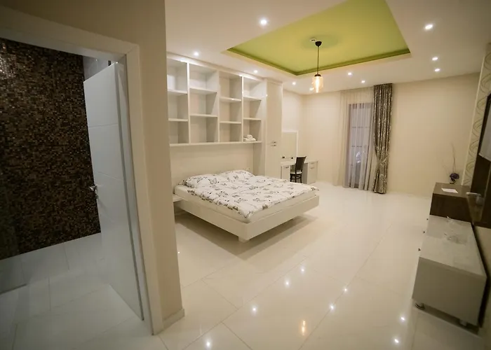 Urban מלון Buzim