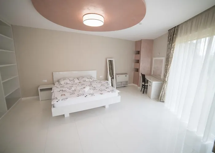 Urban מלון Buzim