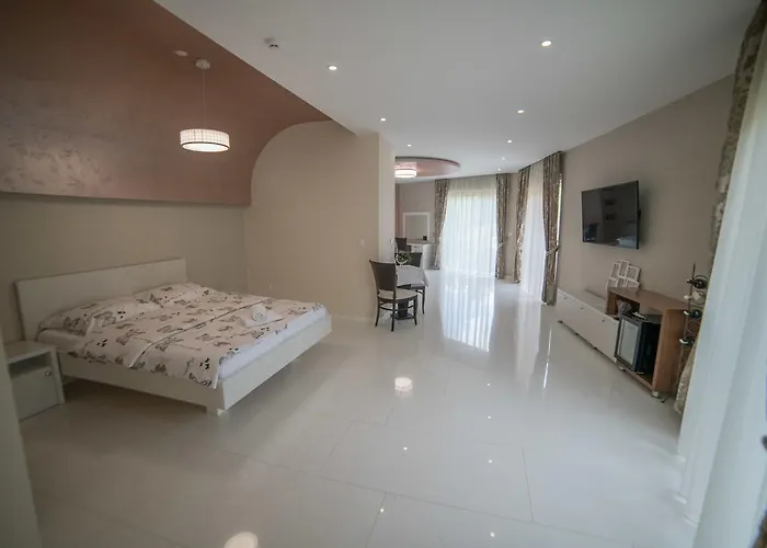 מלון Urban Buzim