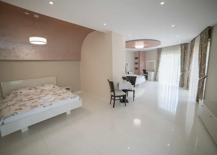 Urban מלון Buzim